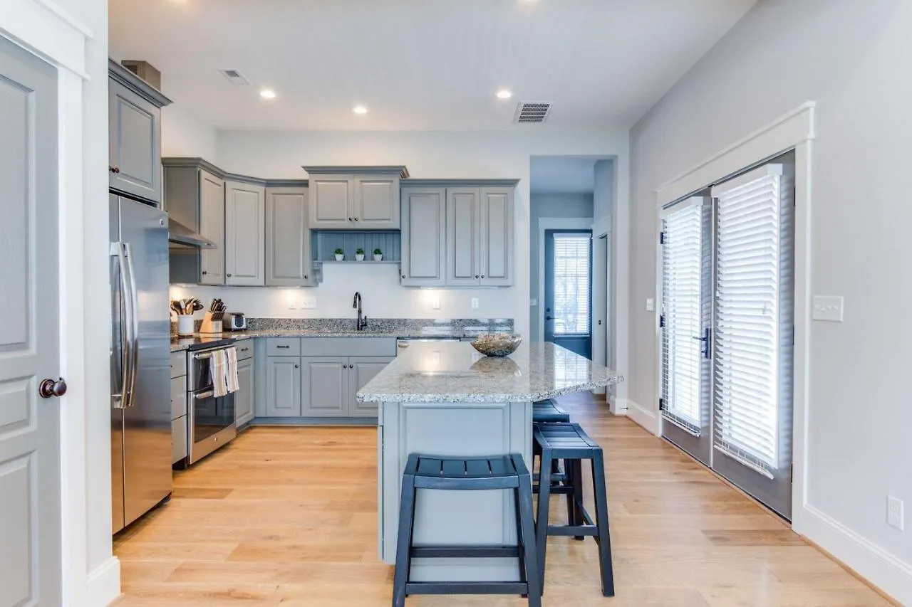 404A The Hilltop House Virginia Beach Holiday home
