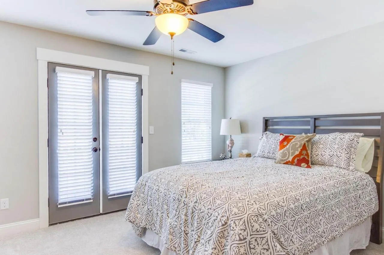 404A The Hilltop House Virginia Beach Holiday home