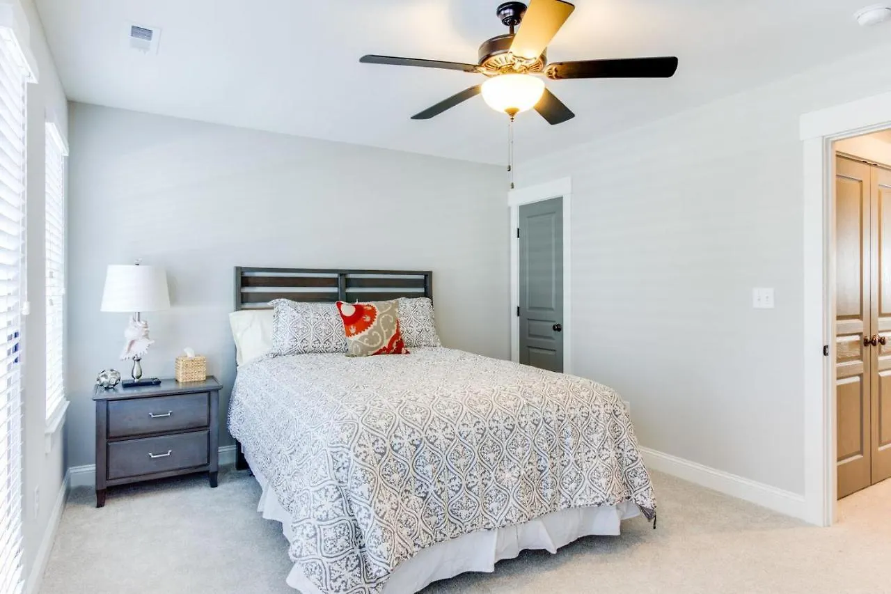 404A The Hilltop House Virginia Beach Holiday home